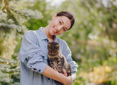 Dr. Schnurrig wie sie Ihren Kater hält.